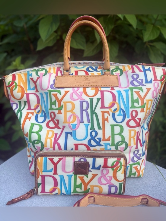 Dooney & Bourke Handbags - Dooney & Bourke Vintage Retro Vanessa Satchell and Matching Wallet